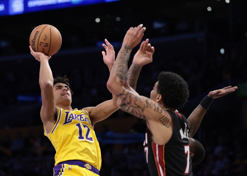 球队士气低 球队士气低