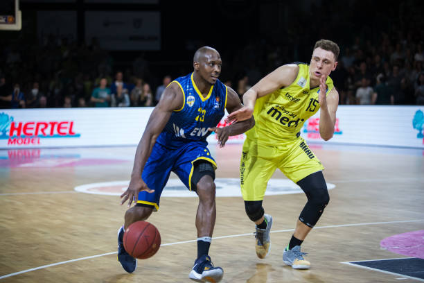 因防线松懈 因防线松懈