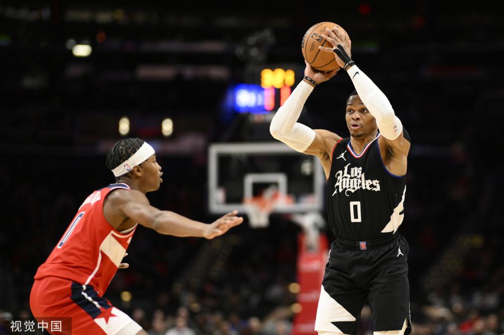 进攻体系更 进攻体系更